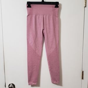 Rear Accent Athletic Capris Pink Size S